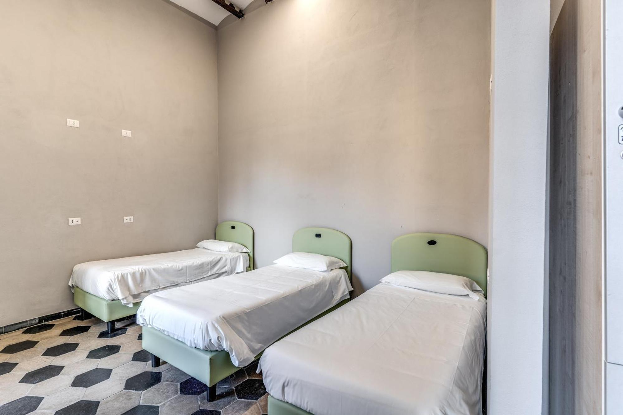 Borgo Ripa Urban Travel Hostel Рим Екстериор снимка