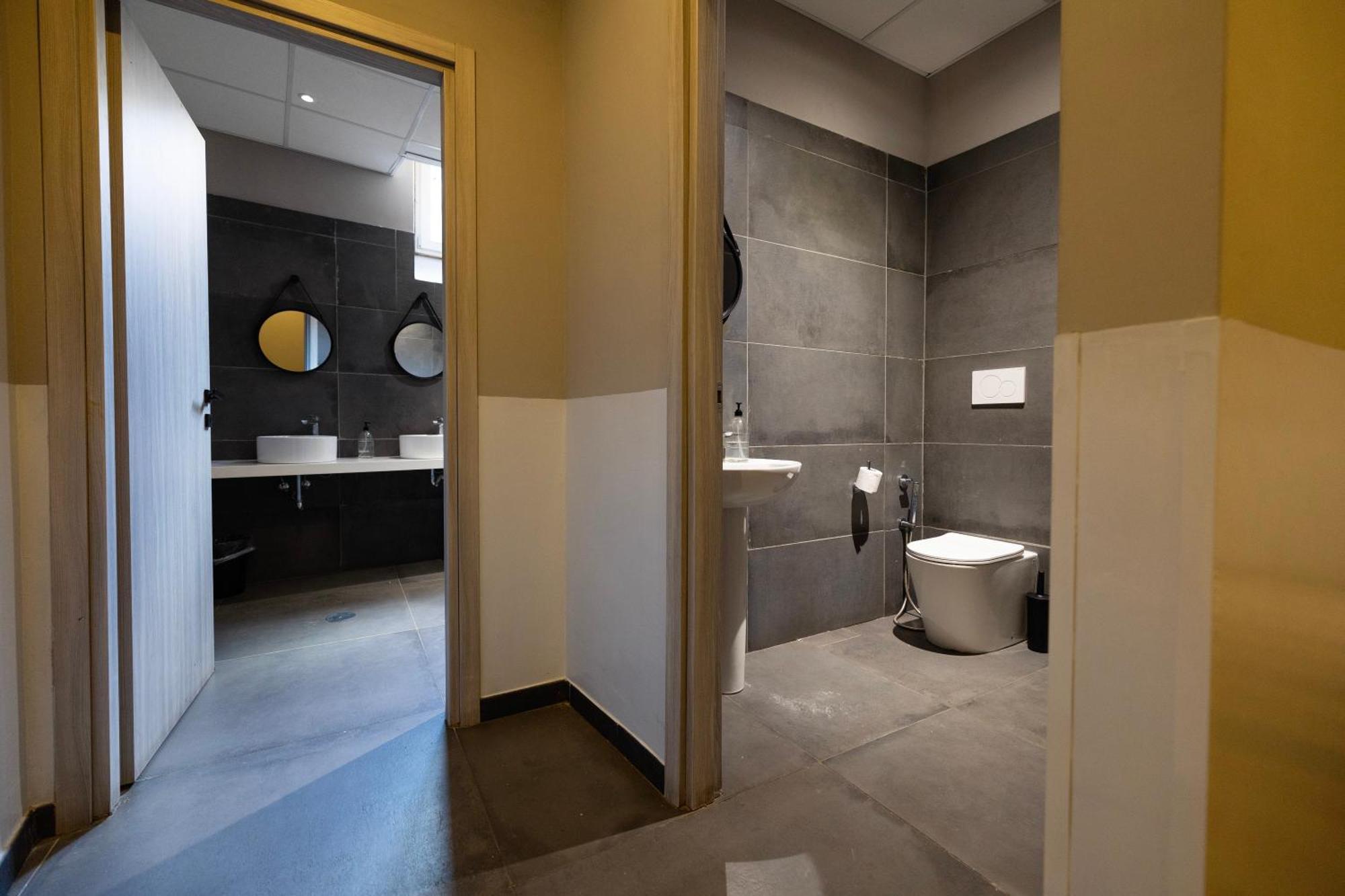 Borgo Ripa Urban Travel Hostel Рим Екстериор снимка