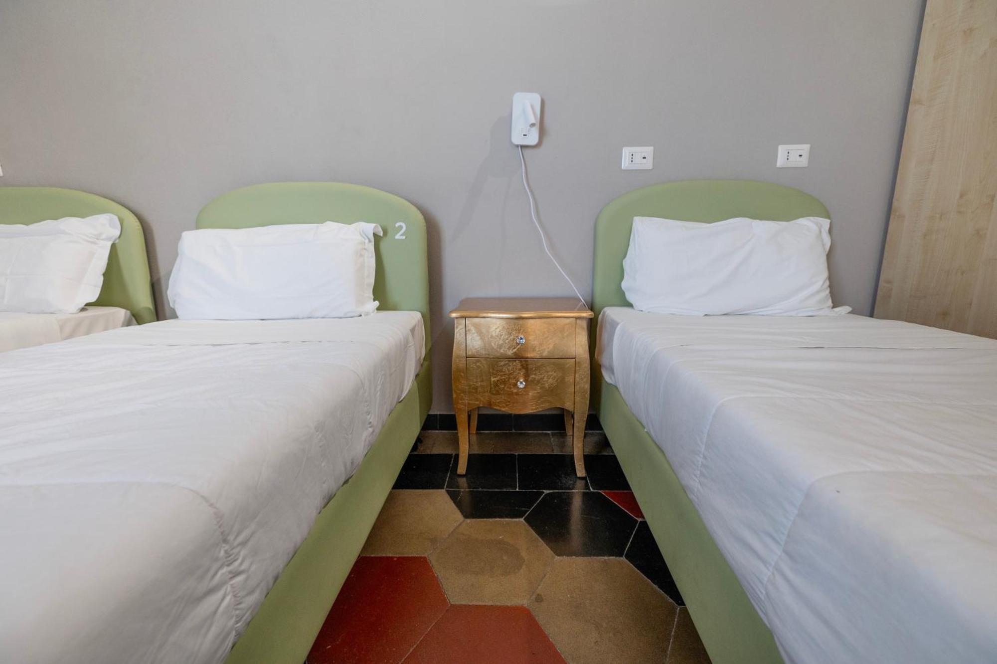 Borgo Ripa Urban Travel Hostel Рим Екстериор снимка